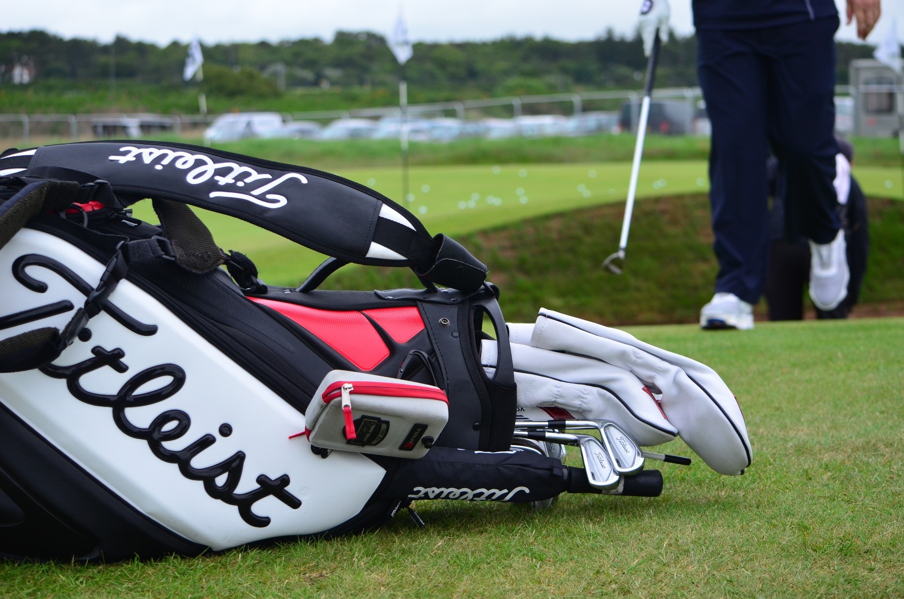 Greg Chalmers Open bag setup.